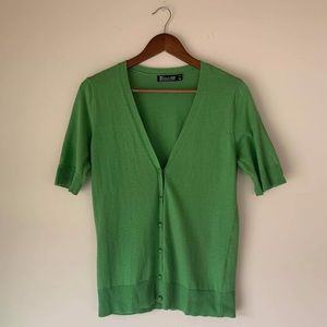 Green short-sleeved cardigan